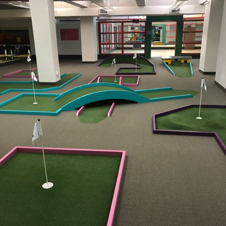 putting golf